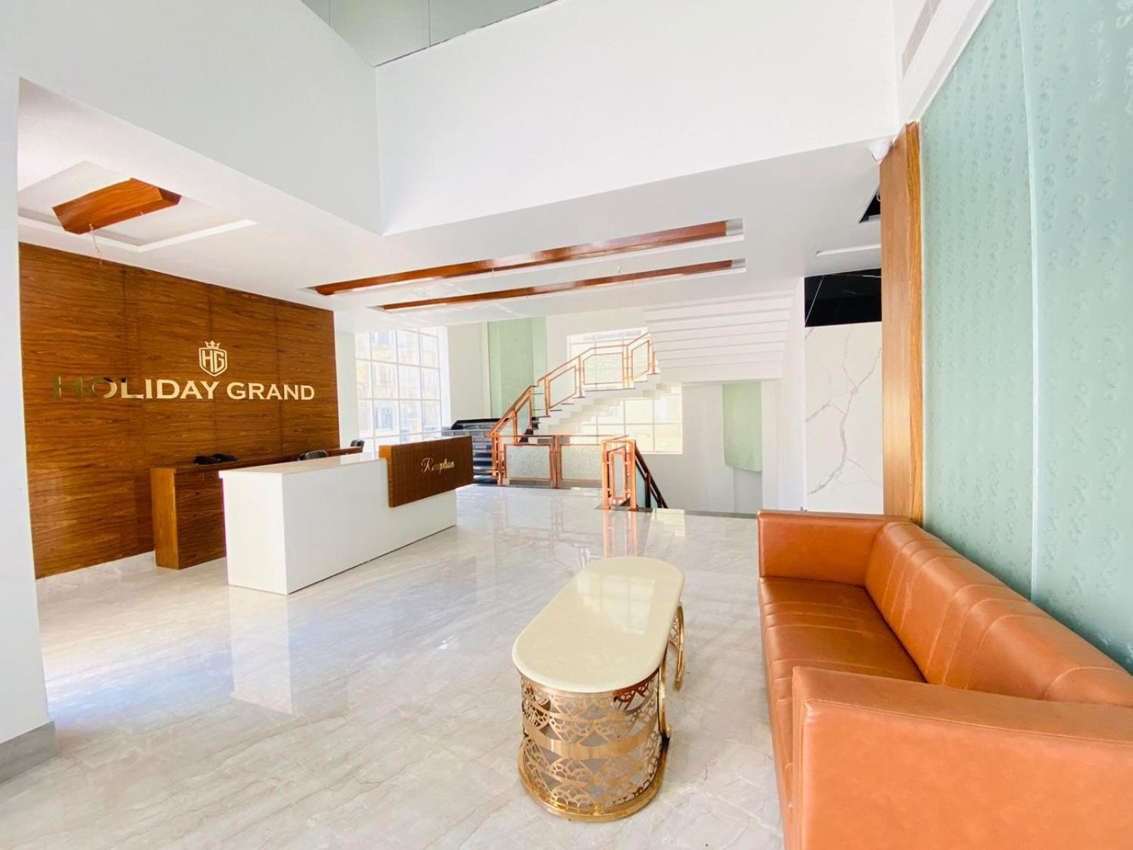 Hotel Holiday Grand Greater Noida Exterior photo